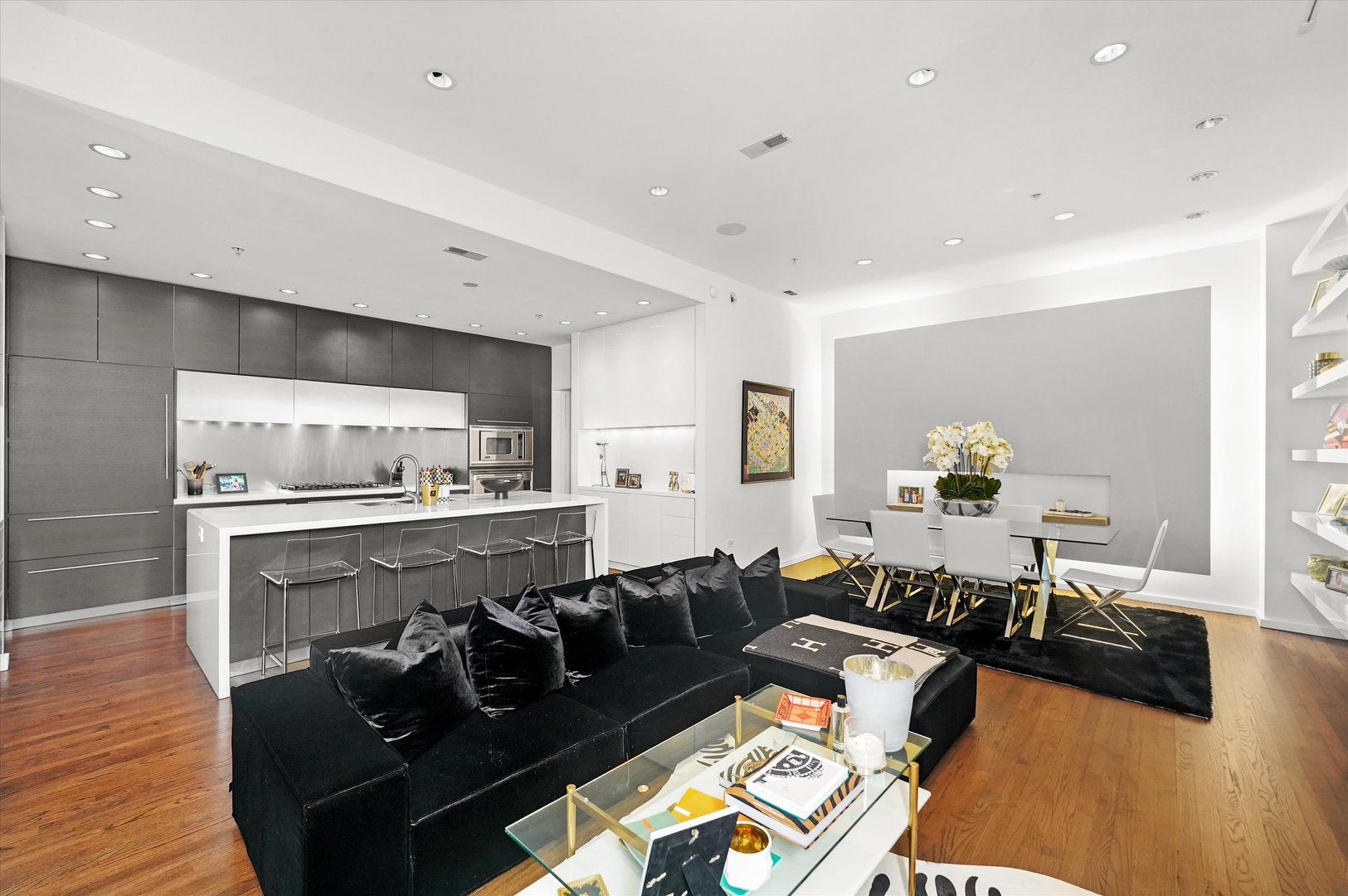 500 W Superior Street 2110