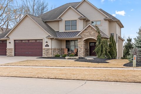 Tiny photo for 36 Blackstone Way, Le Claire, IA 52753 (MLS # 12577990)