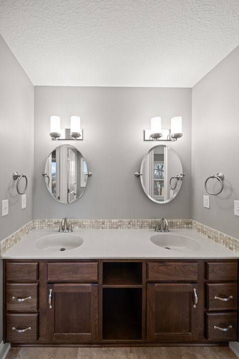 Tiny photo for 36 Blackstone Way, Le Claire, IA 52753 (MLS # 12577990)