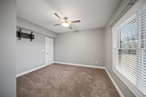 Tiny photo for 36 Blackstone Way, Le Claire, IA 52753 (MLS # 12577990)