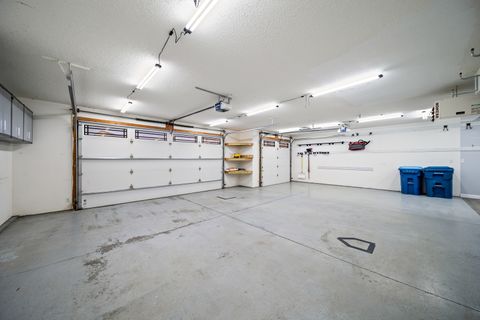 Tiny photo for 36 Blackstone Way, Le Claire, IA 52753 (MLS # 12577990)