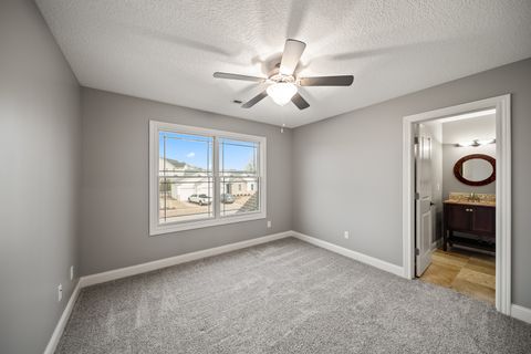 Tiny photo for 36 Blackstone Way, Le Claire, IA 52753 (MLS # 12577990)