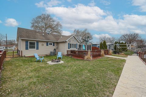 Tiny photo for 707 Kingston Boulevard, McHenry, IL 60050 (MLS # 12328123)