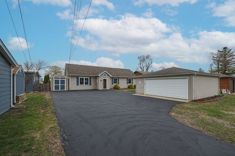 Tiny photo for 707 Kingston Boulevard, McHenry, IL 60050 (MLS # 12328123)