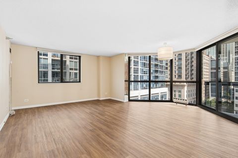Tiny photo for 33 W Delaware Street #10B, Chicago, IL 60610 (MLS # 12588724)