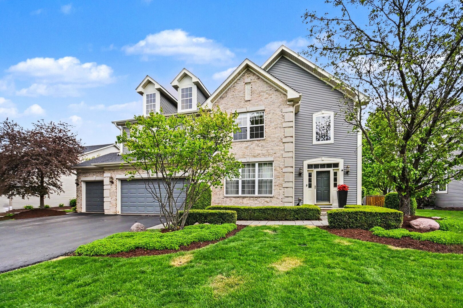 2715 Forest Creek Lane