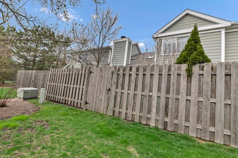 Tiny photo for 241 Woodstone Circle, Buffalo Grove, IL 60089 (MLS # 12618727)