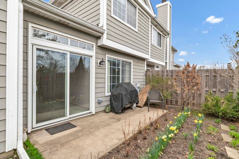 Tiny photo for 241 Woodstone Circle, Buffalo Grove, IL 60089 (MLS # 12618727)