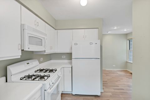 Tiny photo for 241 Woodstone Circle, Buffalo Grove, IL 60089 (MLS # 12618727)