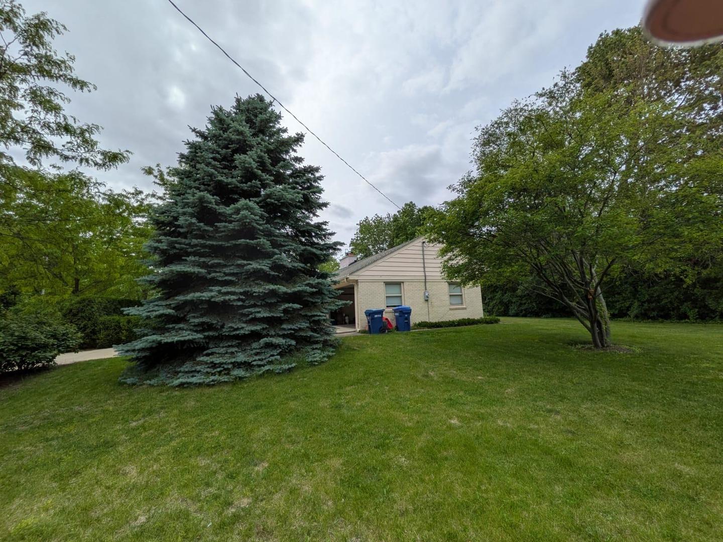 521 College Terrace