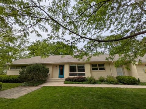 Photo of 521 College Terrace, DeKalb, IL 60115 (MLS # 12656702)