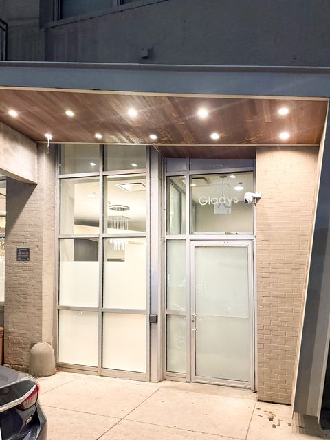 Tiny photo for 770 W Gladys Avenue #305, Chicago, IL 60661 (MLS # 12522870)