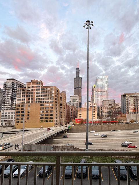 Tiny photo for 770 W Gladys Avenue #305, Chicago, IL 60661 (MLS # 12522870)