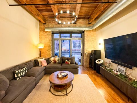 Tiny photo for 770 W Gladys Avenue #305, Chicago, IL 60661 (MLS # 12522870)