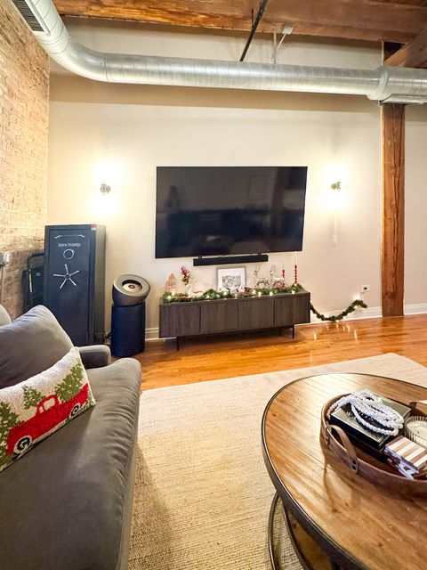 Tiny photo for 770 W Gladys Avenue #305, Chicago, IL 60661 (MLS # 12522870)