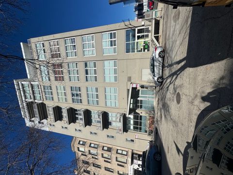 770 W Gladys Avenue 305 Chicago IL 60661