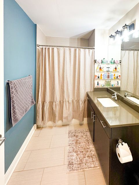 Tiny photo for 770 W Gladys Avenue #305, Chicago, IL 60661 (MLS # 12522870)