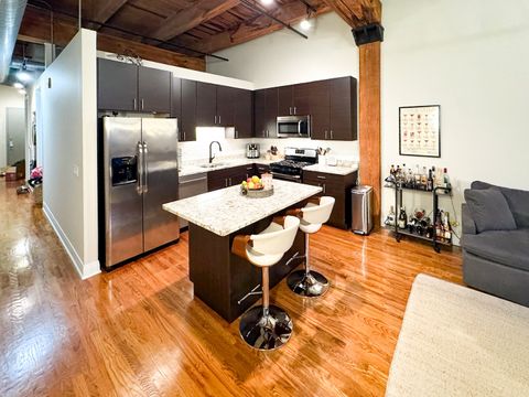 Tiny photo for 770 W Gladys Avenue #305, Chicago, IL 60661 (MLS # 12522870)