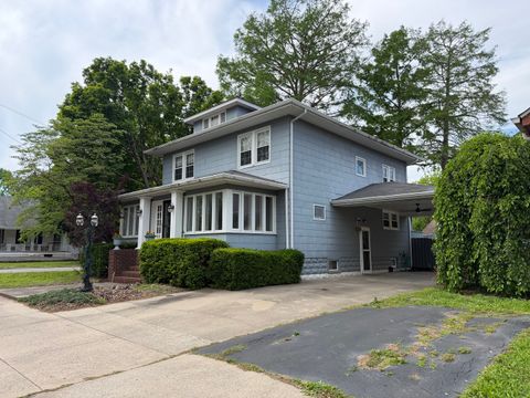 Tiny photo for 916 Illinois Avenue, Murphysboro, IL 62966 (MLS # 12635976)