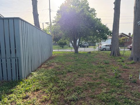Tiny photo for 916 Illinois Avenue, Murphysboro, IL 62966 (MLS # 12635976)