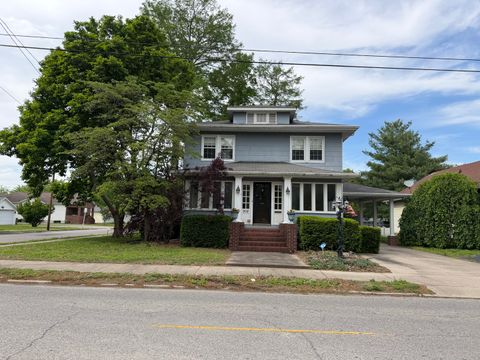 Tiny photo for 916 Illinois Avenue, Murphysboro, IL 62966 (MLS # 12635976)