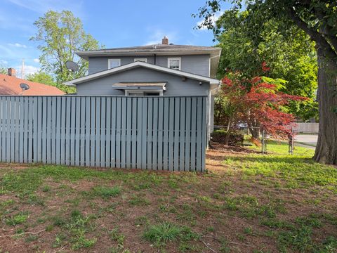 Tiny photo for 916 Illinois Avenue, Murphysboro, IL 62966 (MLS # 12635976)