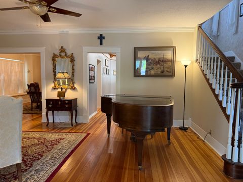 Tiny photo for 916 Illinois Avenue, Murphysboro, IL 62966 (MLS # 12635976)