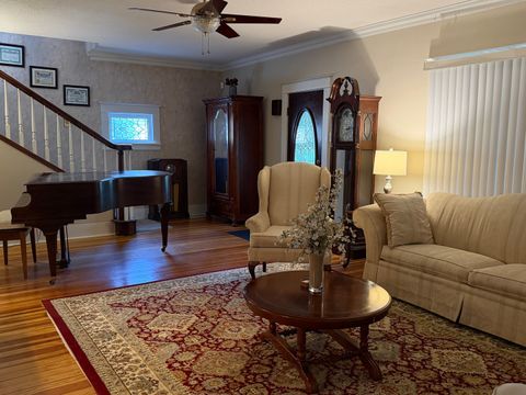 Tiny photo for 916 Illinois Avenue, Murphysboro, IL 62966 (MLS # 12635976)