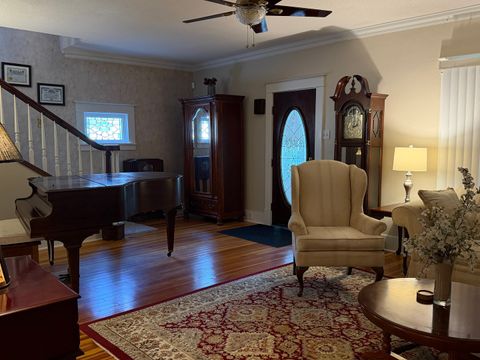Tiny photo for 916 Illinois Avenue, Murphysboro, IL 62966 (MLS # 12635976)
