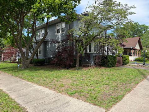 Tiny photo for 916 Illinois Avenue, Murphysboro, IL 62966 (MLS # 12635976)