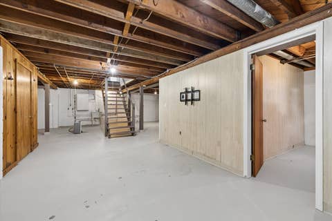 Tiny photo for 1221 S 10TH Street, Clinton, IA 52732 (MLS # 12718668)
