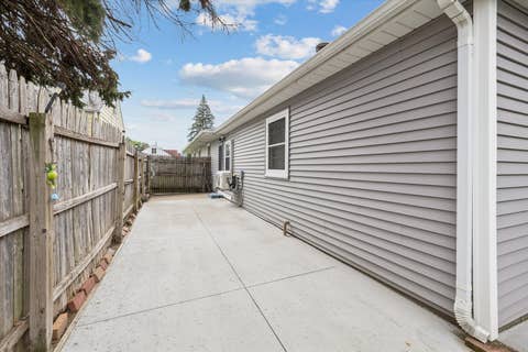 Tiny photo for 1221 S 10TH Street, Clinton, IA 52732 (MLS # 12718668)