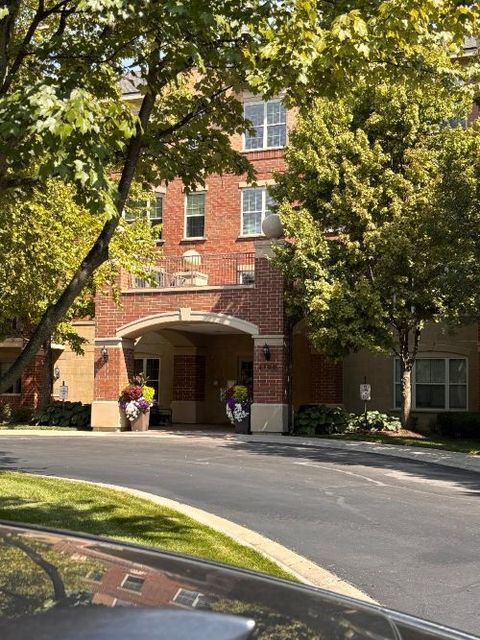 Photo of 2700 Summit Drive #101, Glenview, IL 60025 (MLS # 12472085)