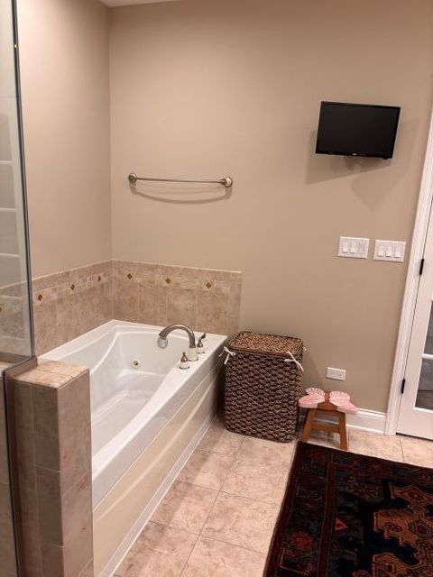 Tiny photo for 2700 Summit Drive #101, Glenview, IL 60025 (MLS # 12472085)