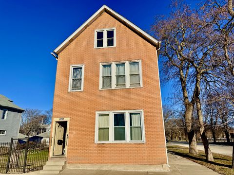 8757 S Marquette Avenue Chicago IL 60617