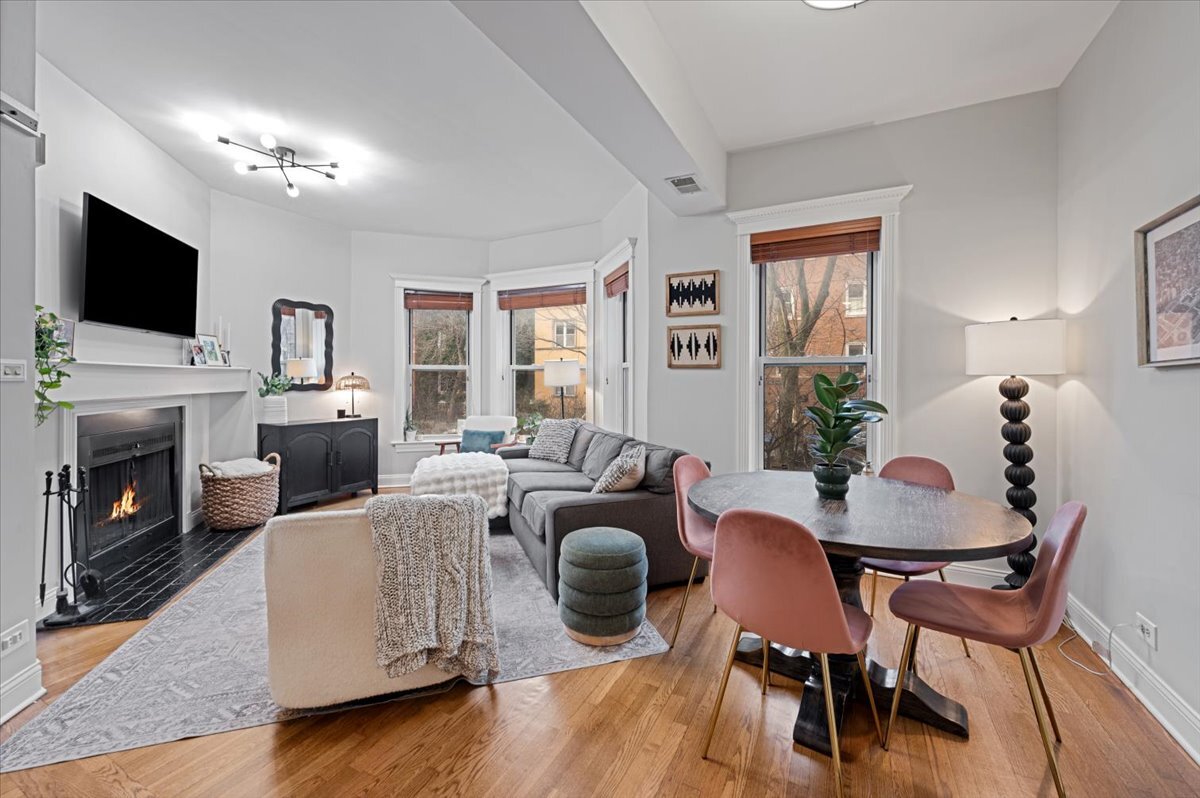 1023 W Dakin Street 1W