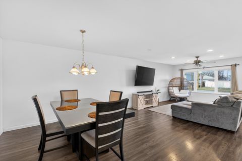 Tiny photo for 401 Concord Drive, Streamwood, IL 60107 (MLS # 12588745)