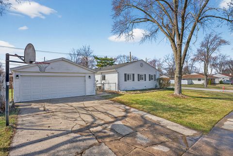 Tiny photo for 401 Concord Drive, Streamwood, IL 60107 (MLS # 12588745)