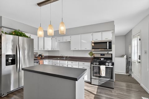 Tiny photo for 401 Concord Drive, Streamwood, IL 60107 (MLS # 12588745)