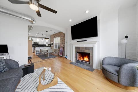 Tiny photo for 5302 N Winthrop Avenue #4, Chicago, IL 60640 (MLS # 12704258)