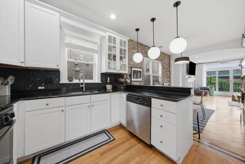 Tiny photo for 5302 N Winthrop Avenue #4, Chicago, IL 60640 (MLS # 12704258)