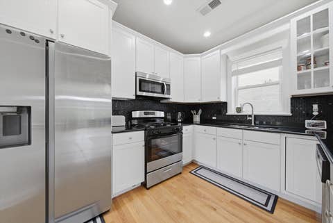Tiny photo for 5302 N Winthrop Avenue #4, Chicago, IL 60640 (MLS # 12704258)
