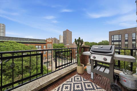 Tiny photo for 5302 N Winthrop Avenue #4, Chicago, IL 60640 (MLS # 12704258)