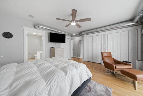 Tiny photo for 5302 N Winthrop Avenue #4, Chicago, IL 60640 (MLS # 12704258)