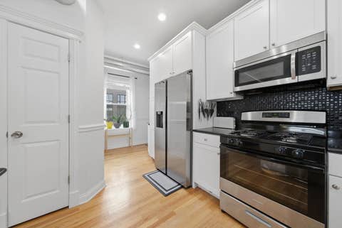 Tiny photo for 5302 N Winthrop Avenue #4, Chicago, IL 60640 (MLS # 12704258)