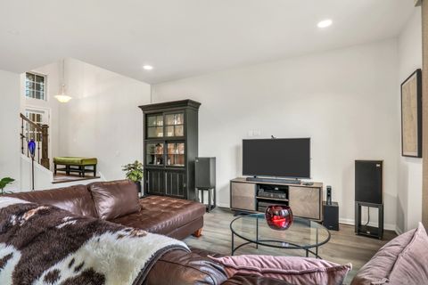 Tiny photo for 415 Highcroft Way, Lincolnshire, IL 60069 (MLS # 12442732)