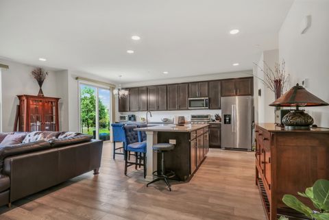 Tiny photo for 415 Highcroft Way, Lincolnshire, IL 60069 (MLS # 12442732)