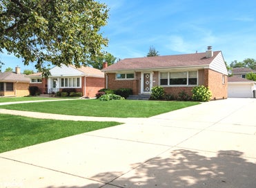 8223 N Washington Street Niles IL 60714