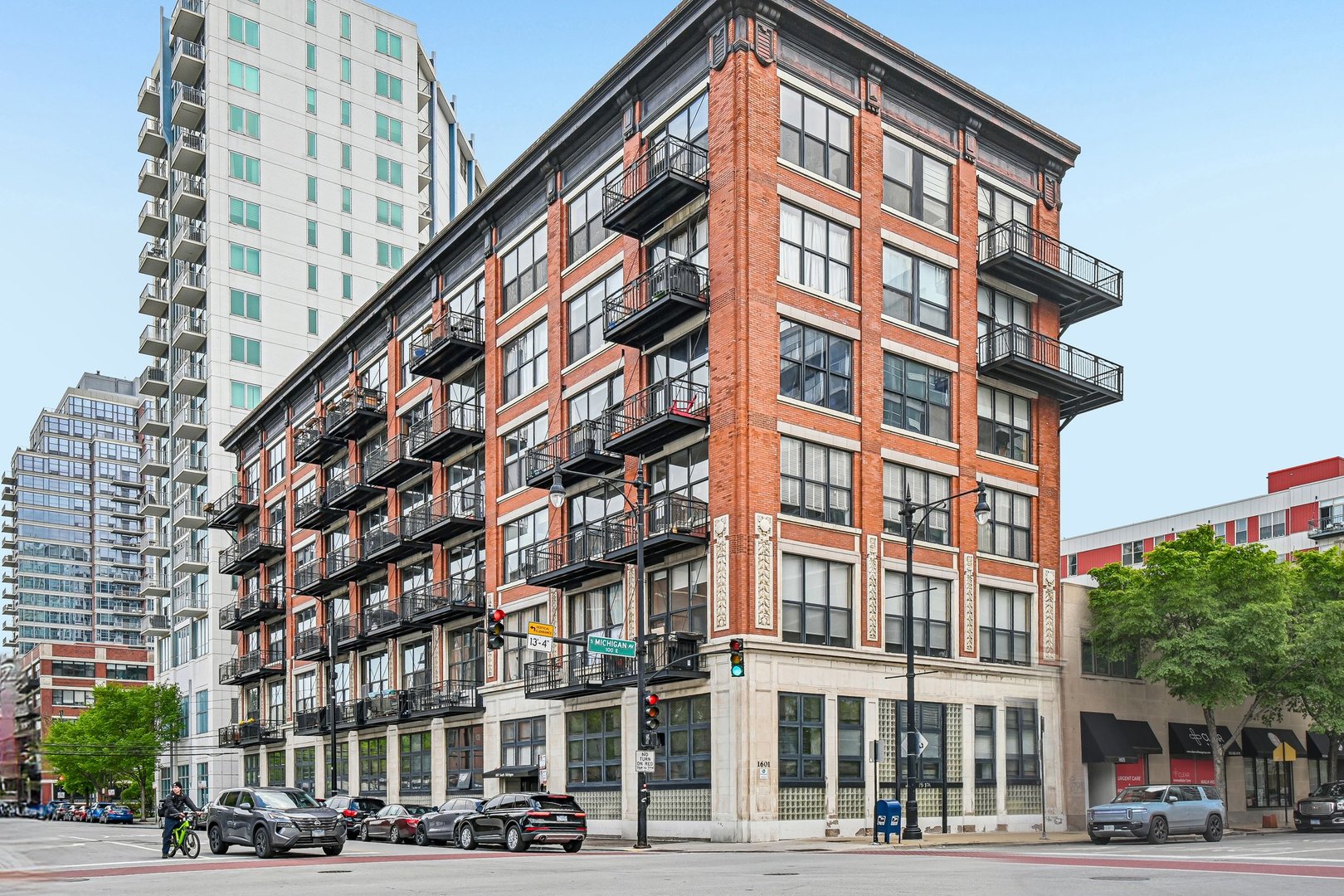 1601 S Michigan Avenue 107