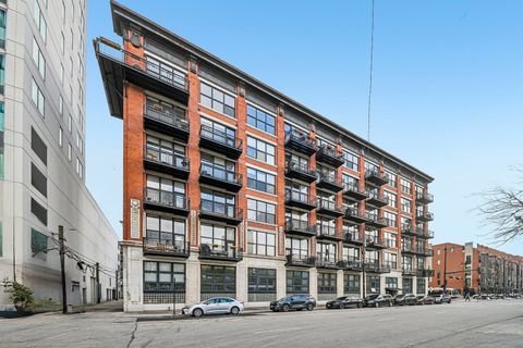 Tiny photo for 1601 S Michigan Avenue #107, Chicago, IL 60616 (MLS # 12631714)